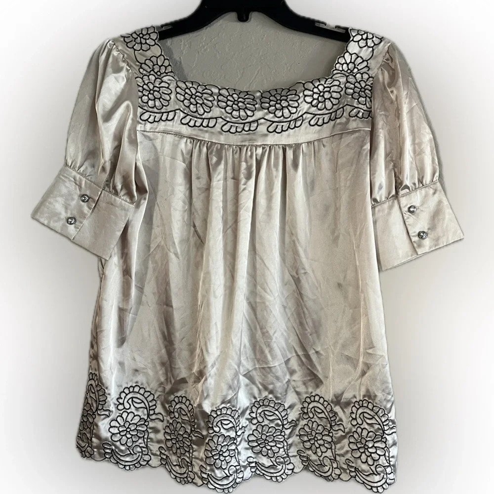 Vintage 90’s Forever 21 Embroidered Satin Top Short Sleeves Embellished Cuffs M - Picture 2 of 8